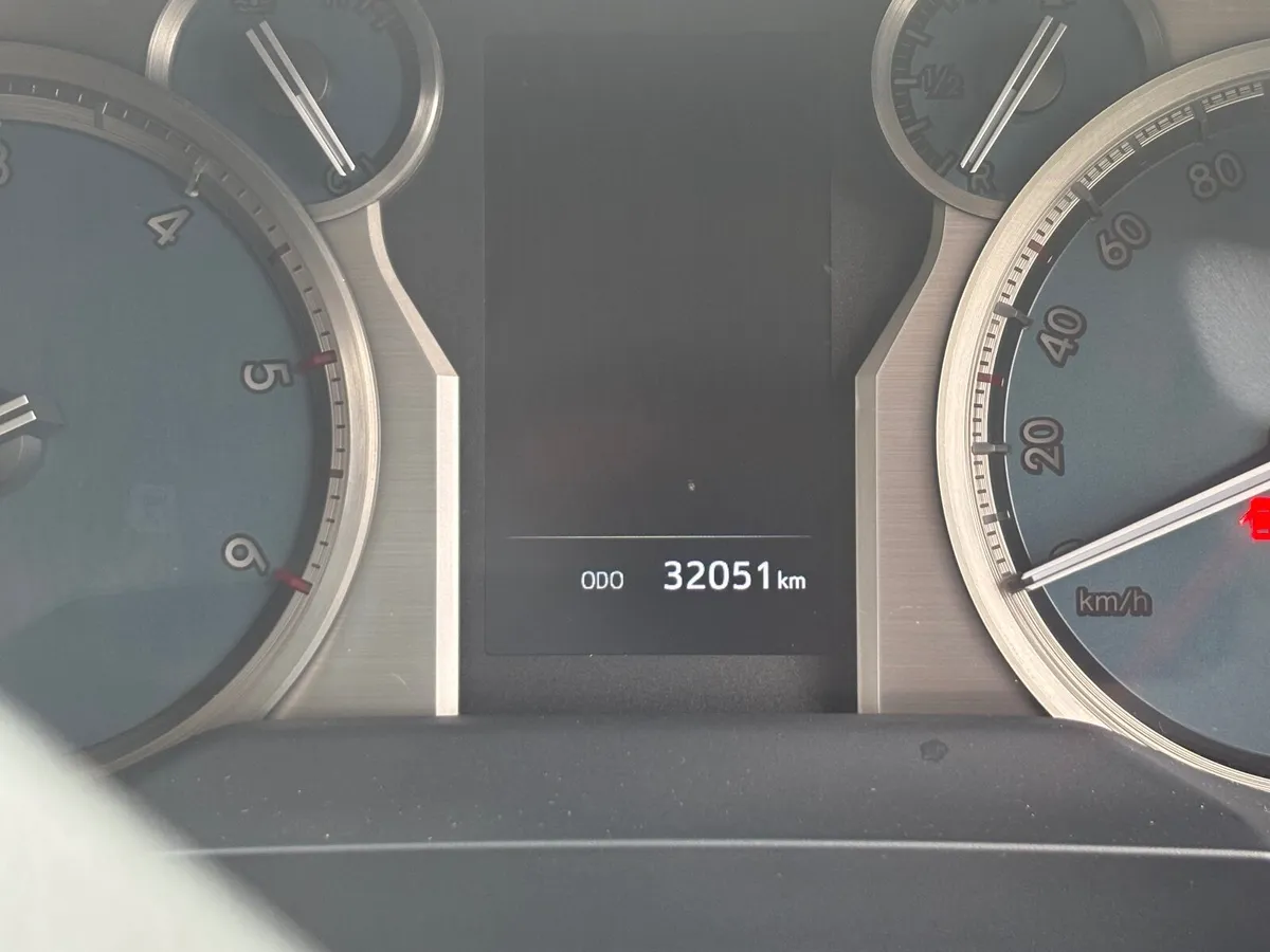 Toyota Land Cruiser 2022 - Image 3