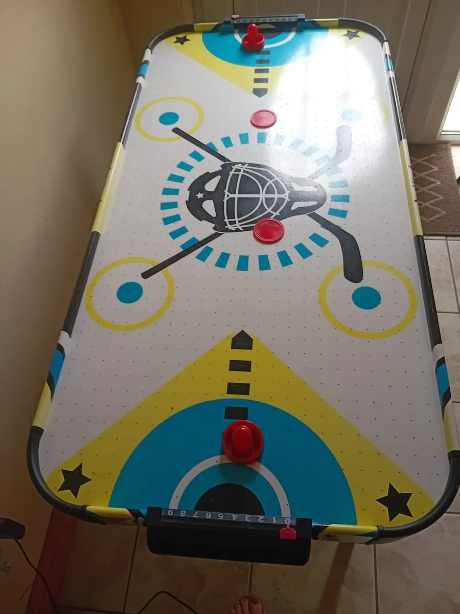 Air hockey table - Image 2