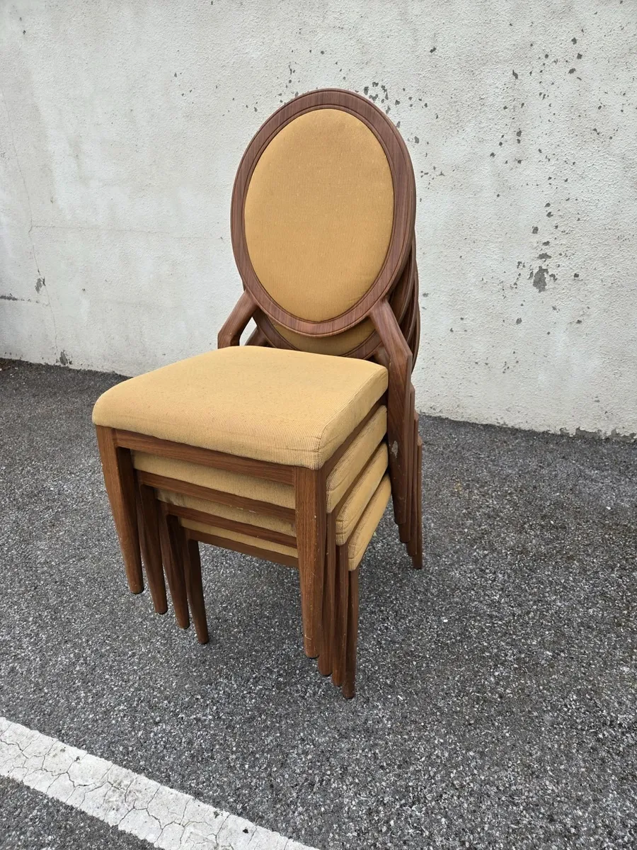 Stackable chairs - Image 3