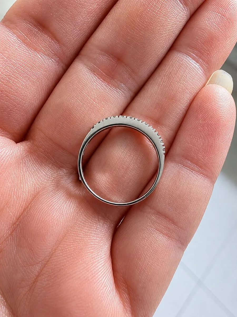 18ct White Gold Diamond Half Eternity Ring –0.19ct - Image 3
