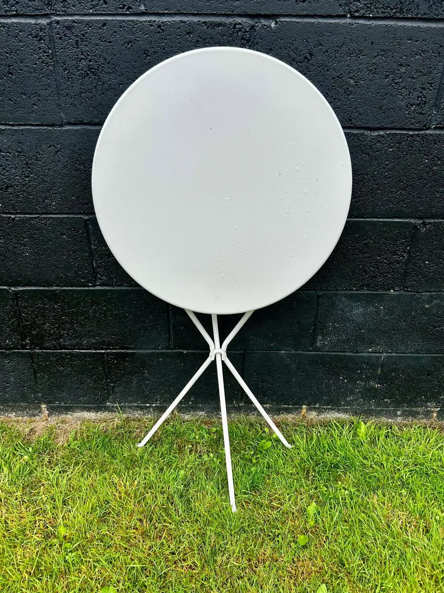 Garden table - Image 2