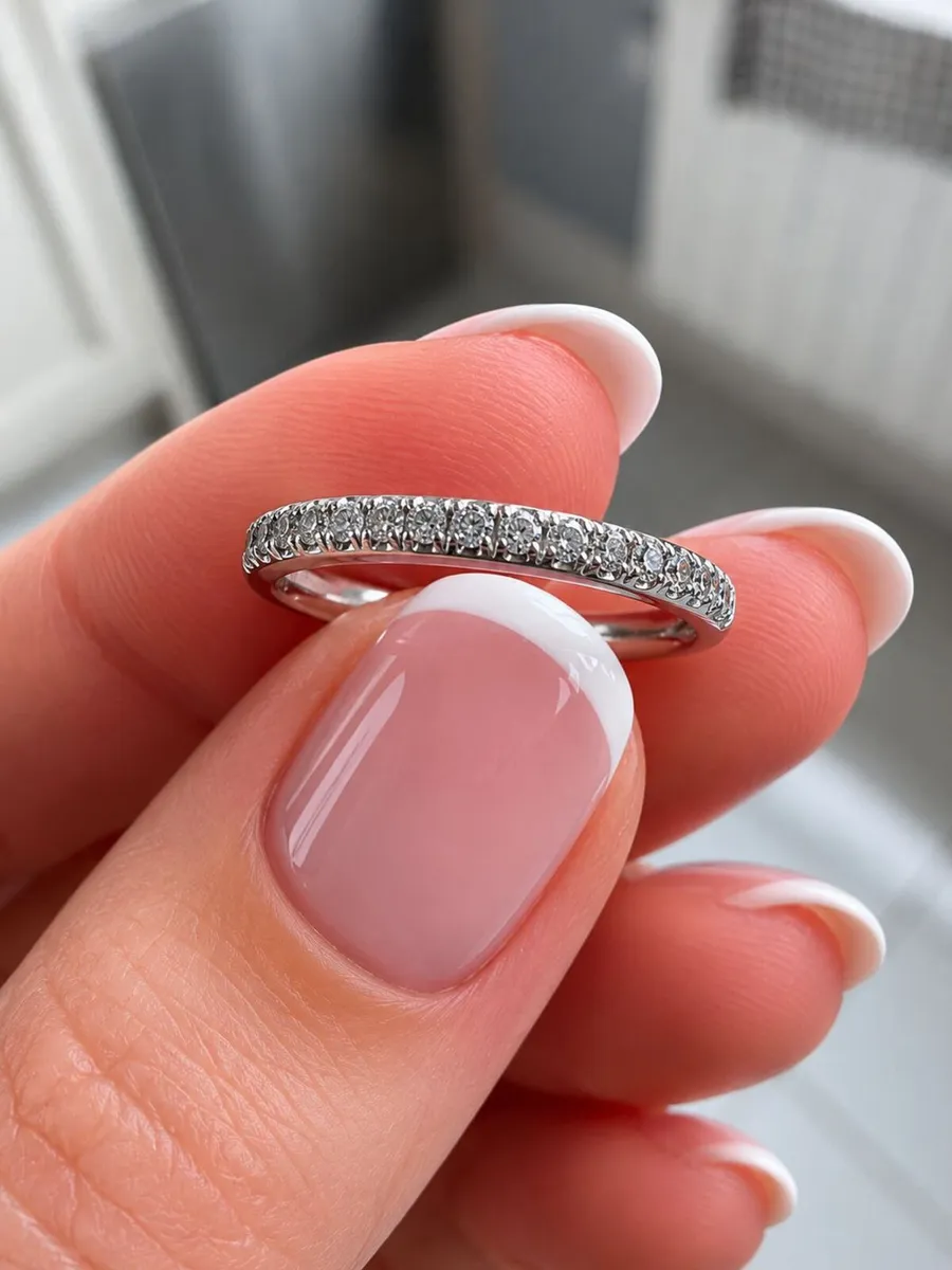 18ct White Gold Diamond Half Eternity Ring –0.19ct - Image 1