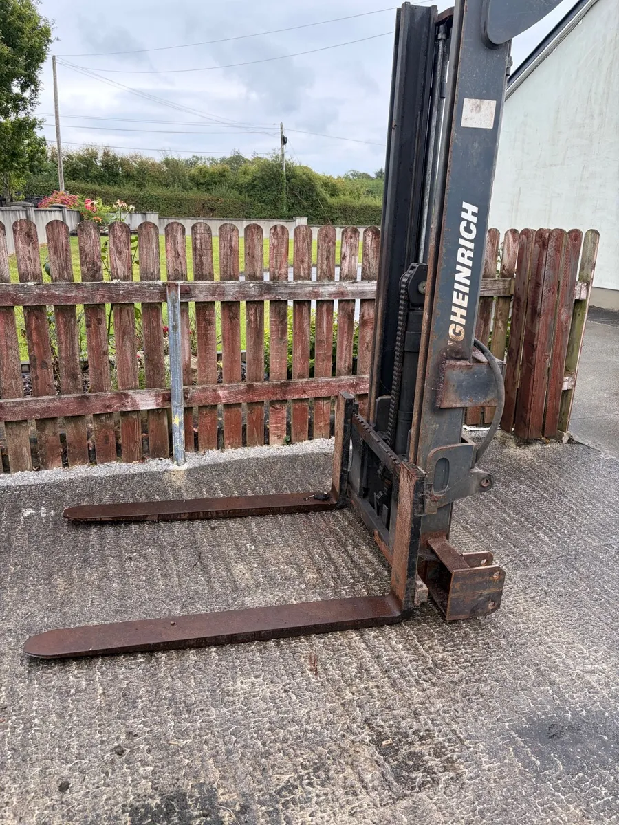 Forklift mast for tractor - Image 2