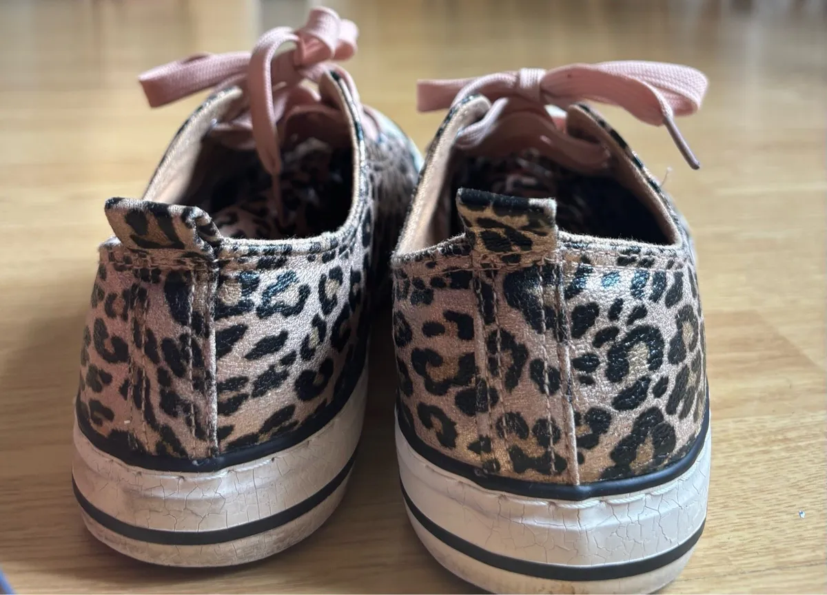 Leopard print converse style shoes - Image 3