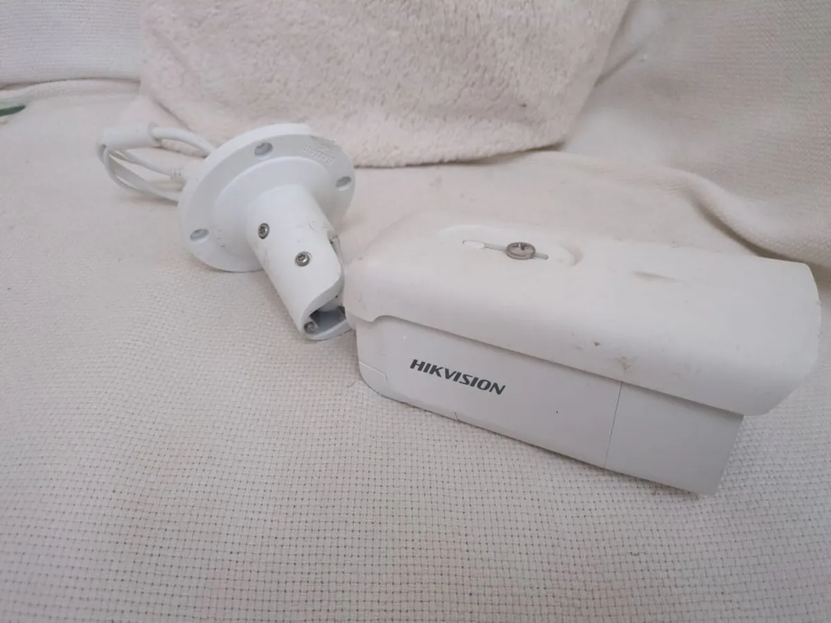 Hikvision CCTV Camera 4K 8MP - Image 2