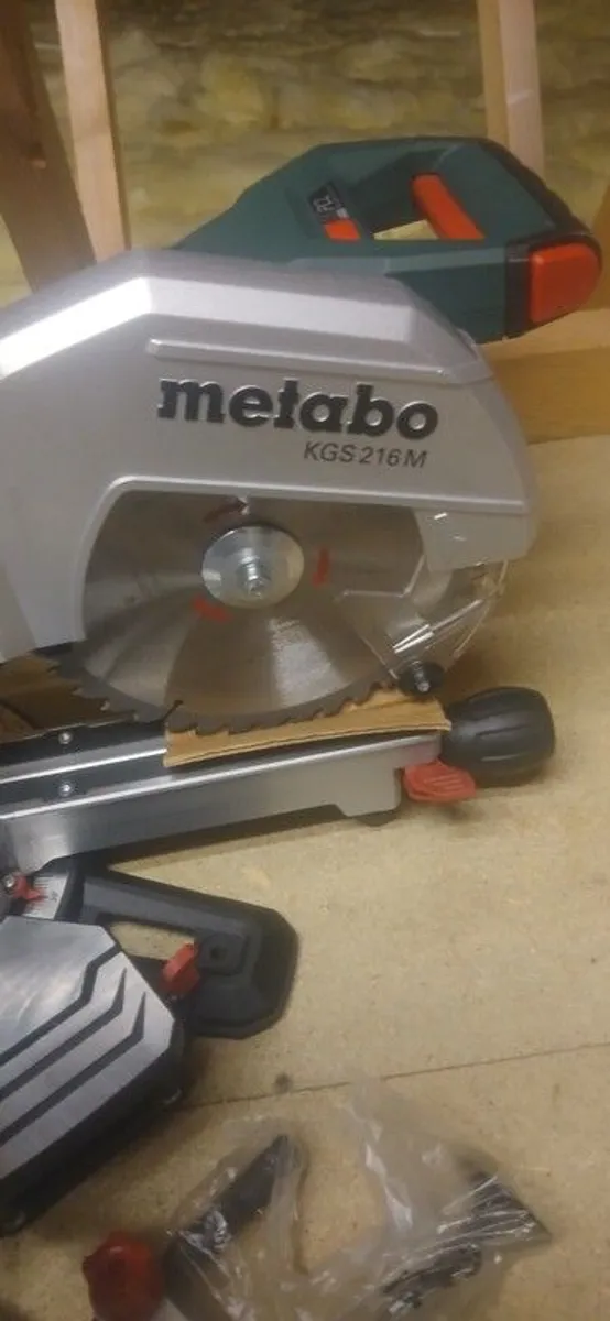 Mitre Saw and planer - Image 3
