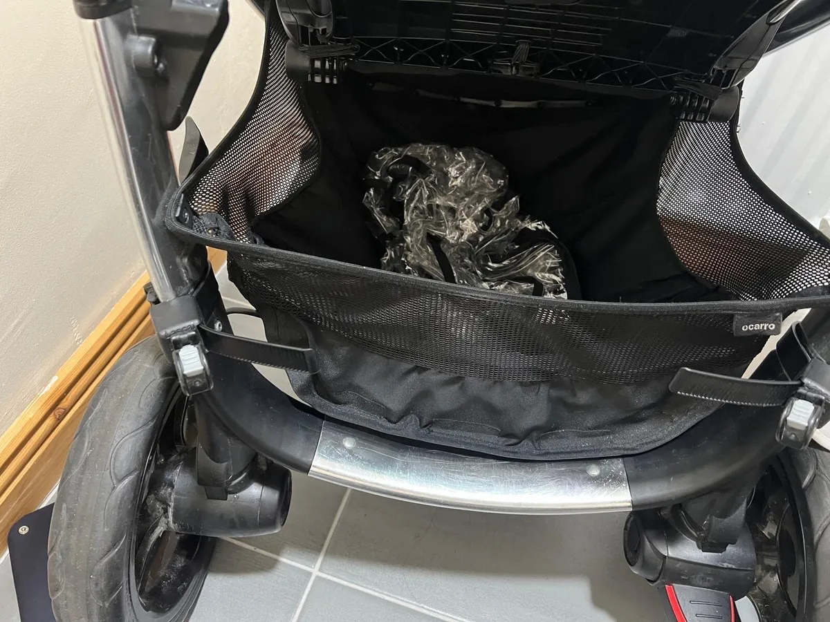 Occaro navy mamas and papas pram - Image 2