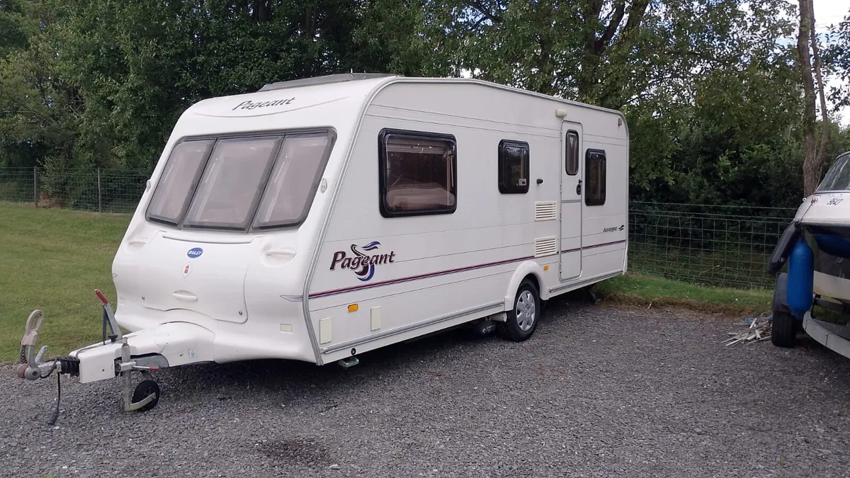 Bailey pageant 5 berth caravan - Image 1
