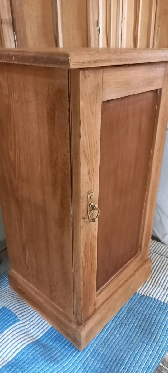 Victorian oak cupboard/ locker - Image 3