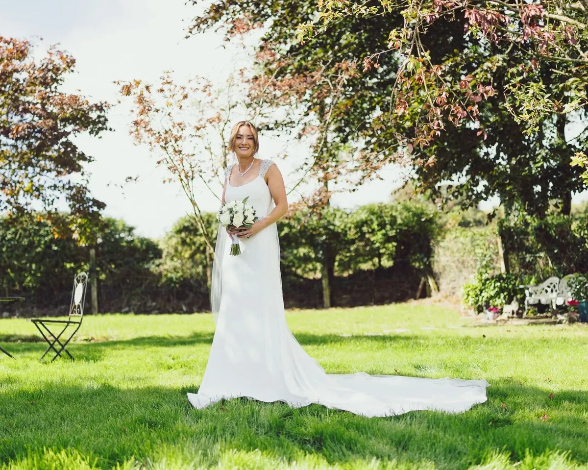 Wedding dress - Image 2