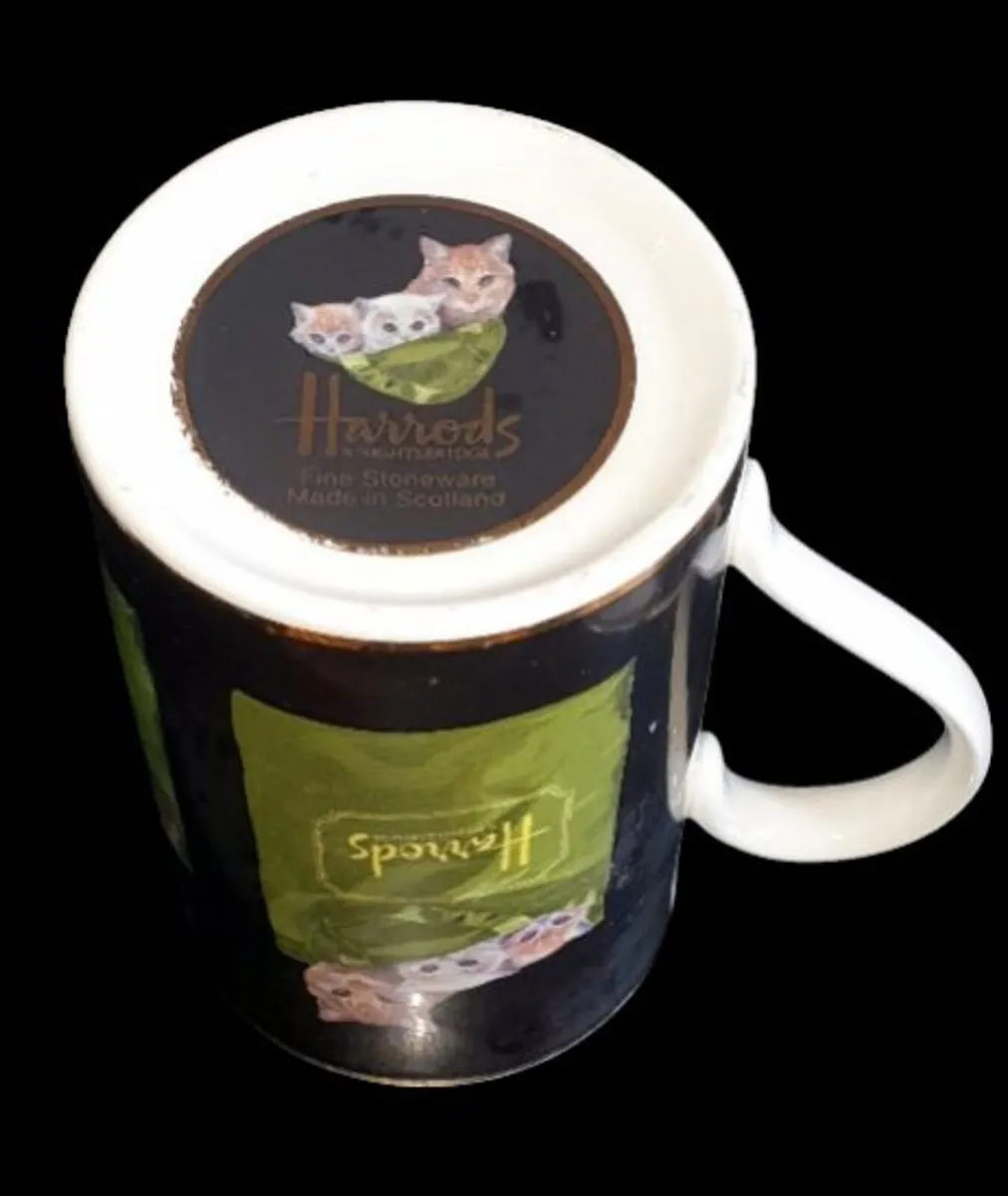 Pristine Vintage Harrods Knightsbridge Mug - Image 2
