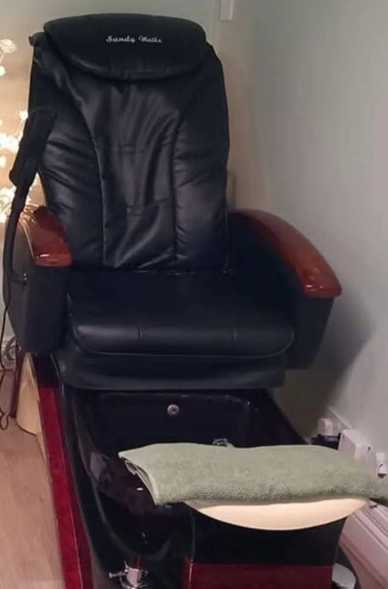 Pedicure chair - Image 1
