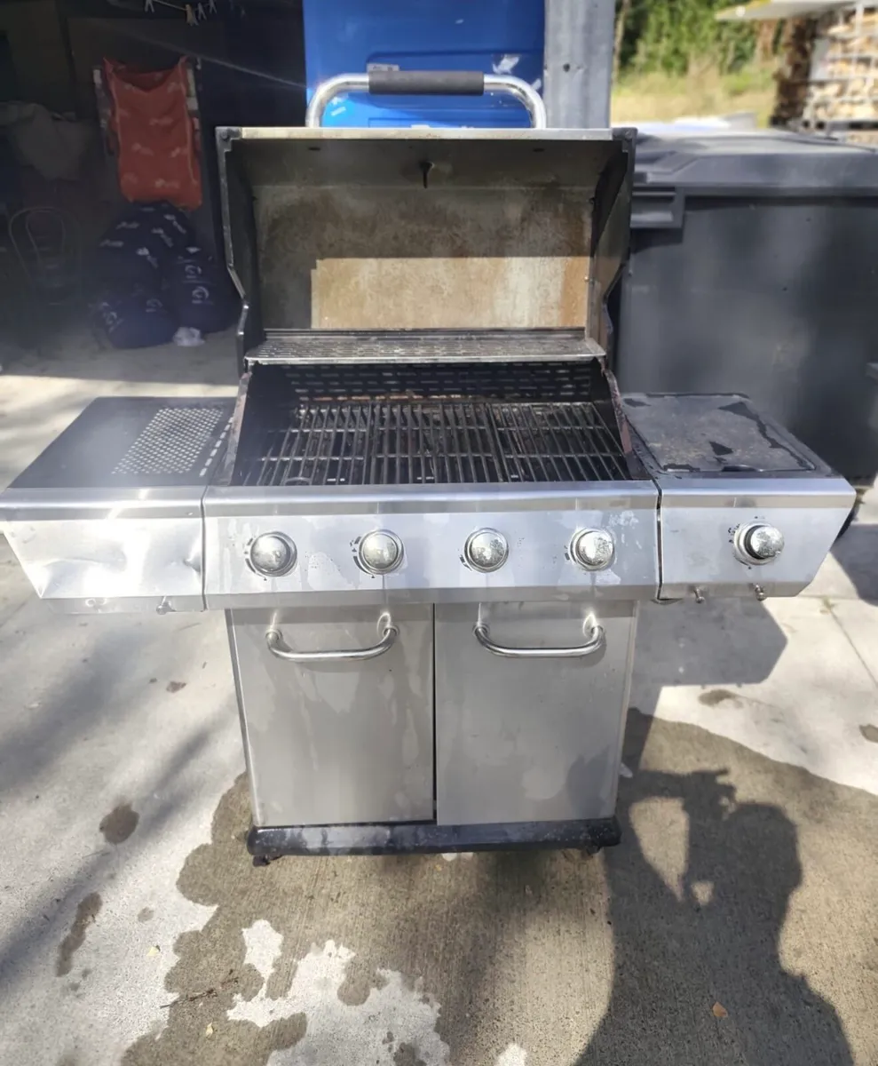 Gas BBQ - Image 1