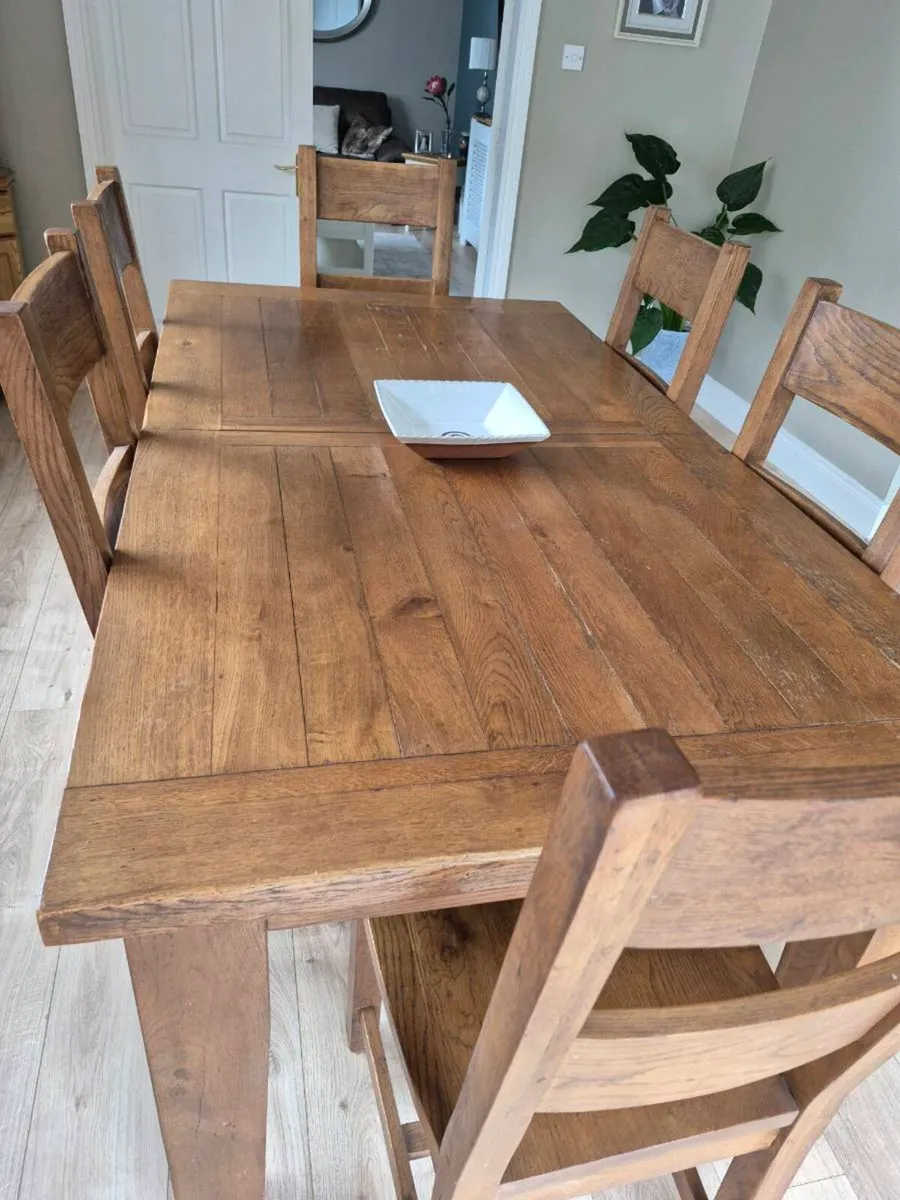 Kitchen table and chairs - Image 1