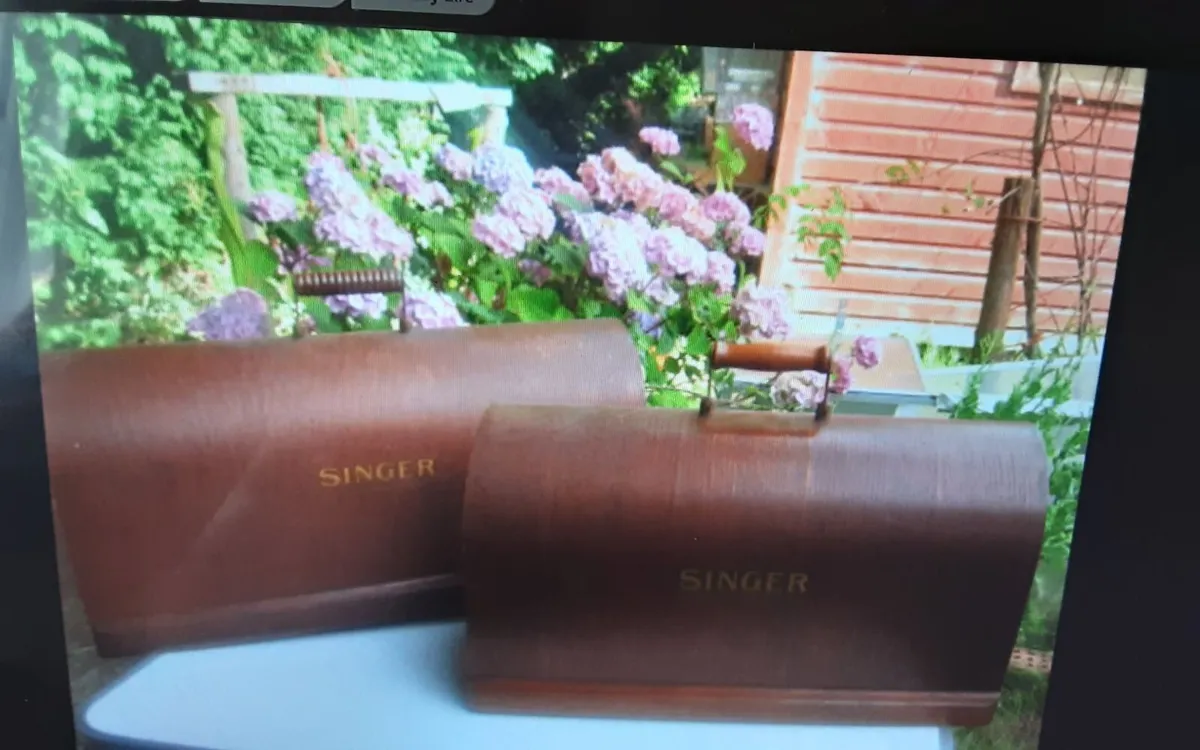 SINGER BENTWOOD TOP SEWING MACHINE COVERS ONLY - Image 1