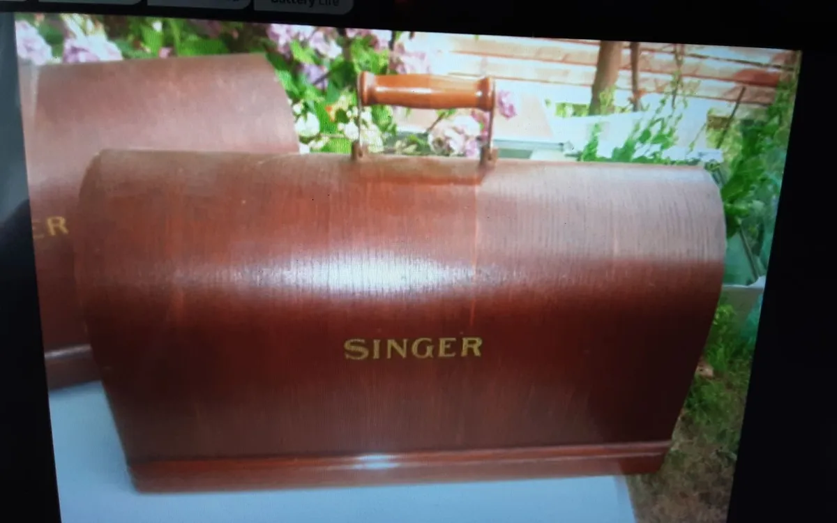 SINGER BENTWOOD TOP SEWING MACHINE COVERS ONLY - Image 2