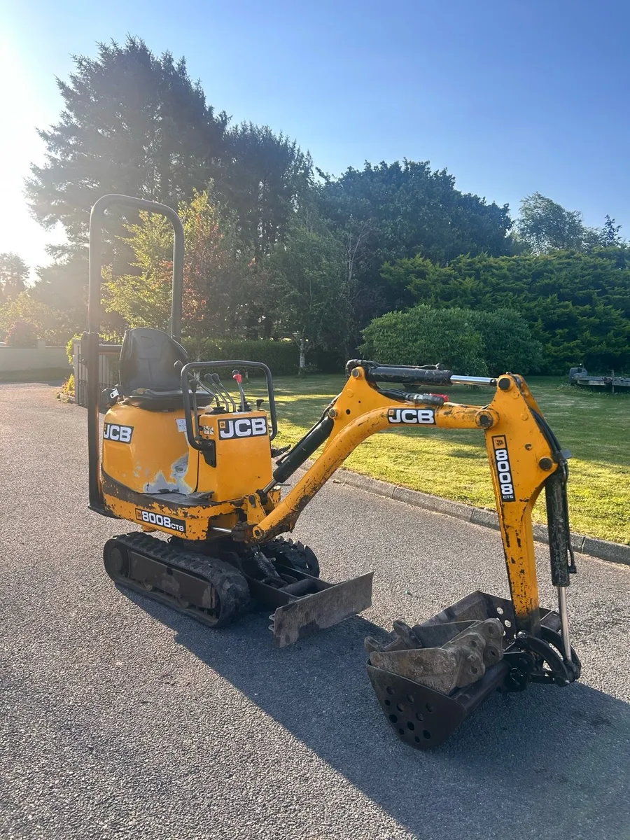 JCB micro digger 8008 - Image 1