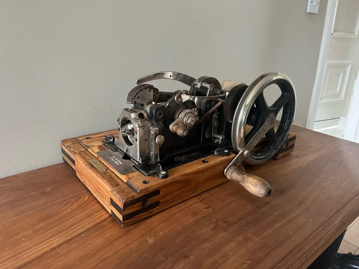 Frobana sewing machine - Image 2