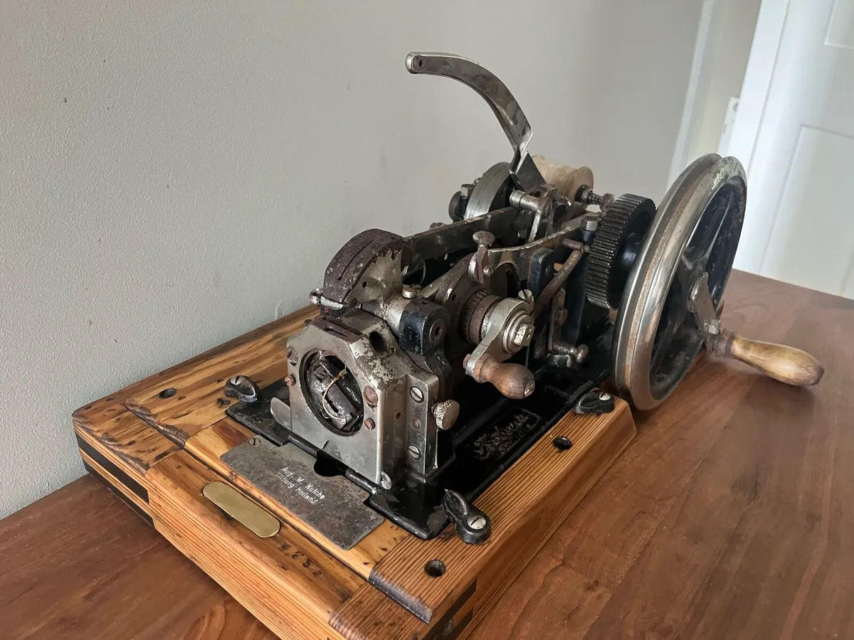 Frobana sewing machine - Image 4