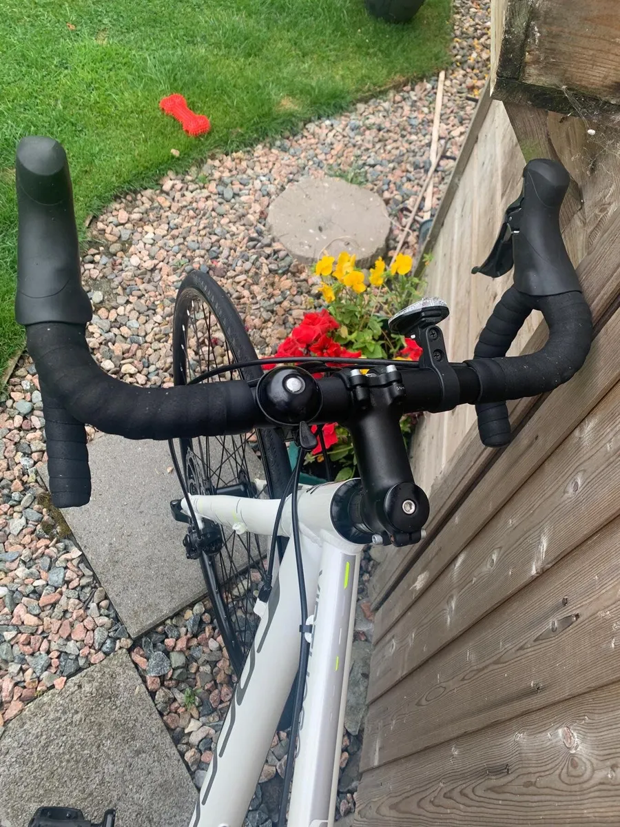Carrera Virtuoso Road Bike - white- small frame - Image 2