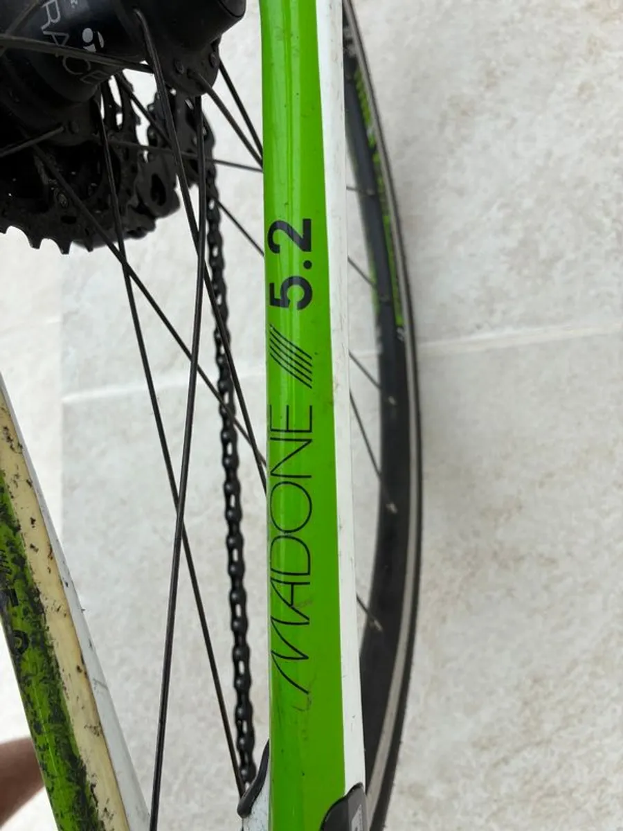Trek Madone 5.2 - Image 2