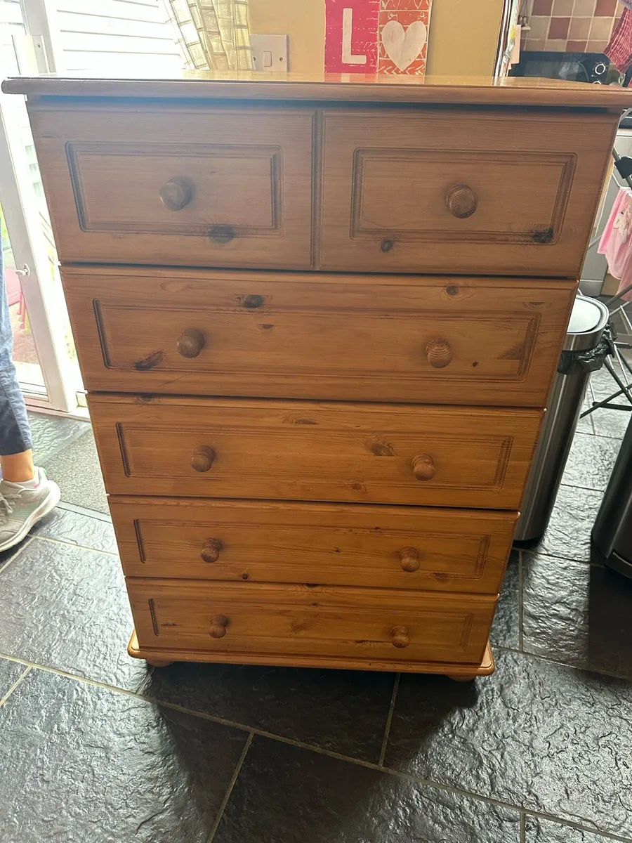 Chest of drawers - Image 1