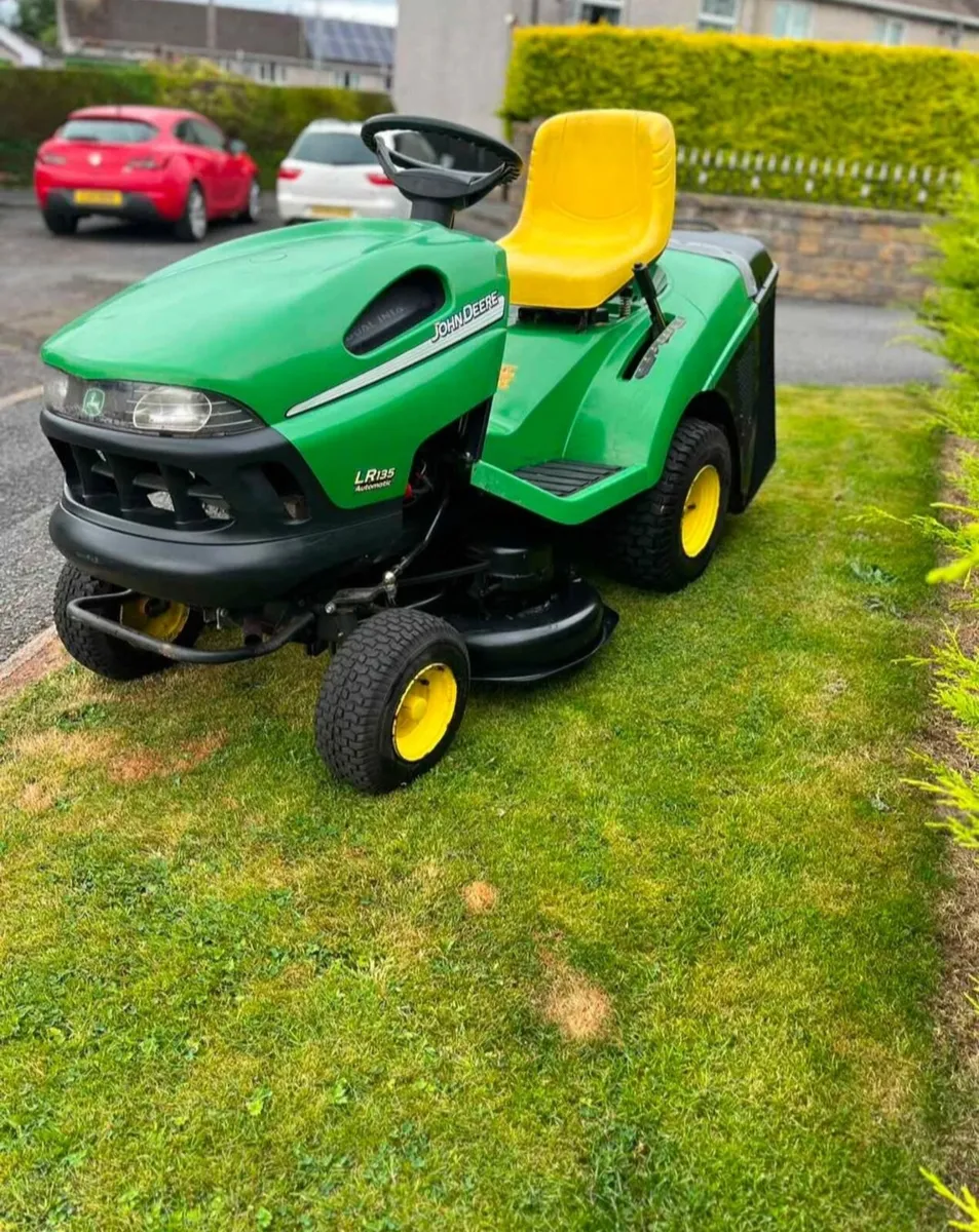 John derre petrol ride on lawnmower - Image 4