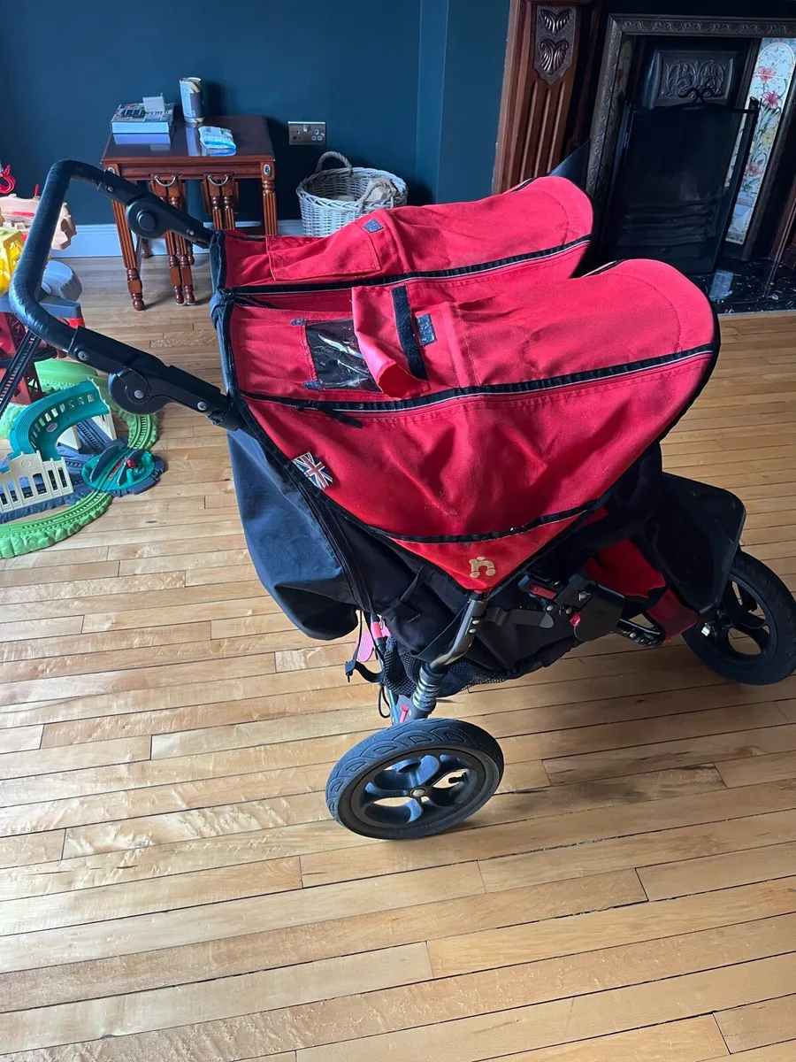 Out n about double buggy - Image 3