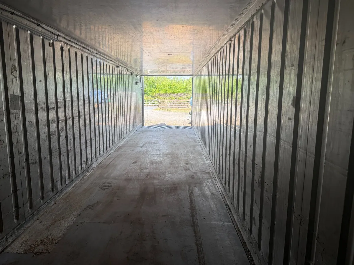 40ft Insulated Reefer Shipping Container - Image 3