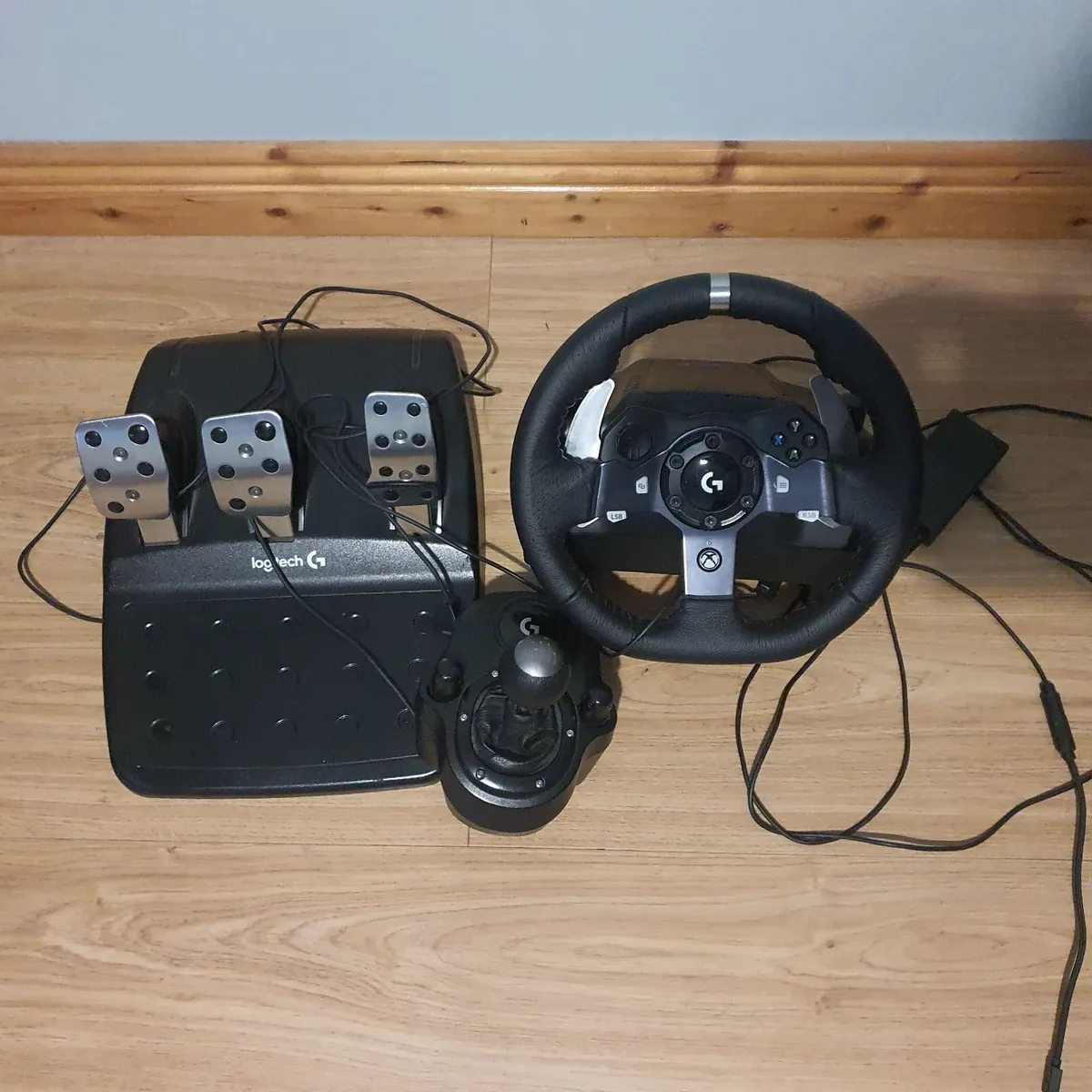Two Logitech steering wheels G29 and G920 - Image 2