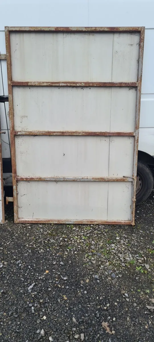 Metal Doors 2 x sets of metal garage size doors - Image 3