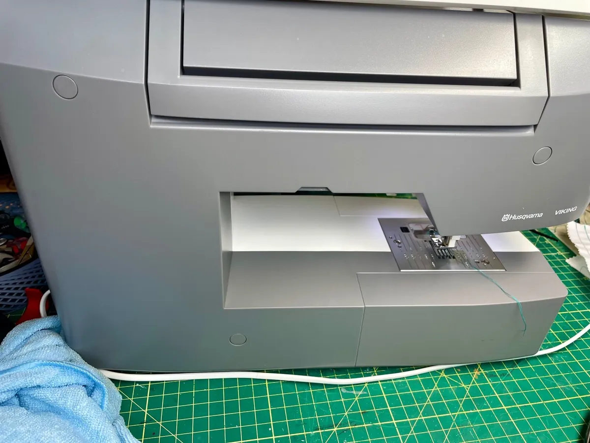 Huskvarna Viking Jade 20 SEWING Machine - As New - Image 4