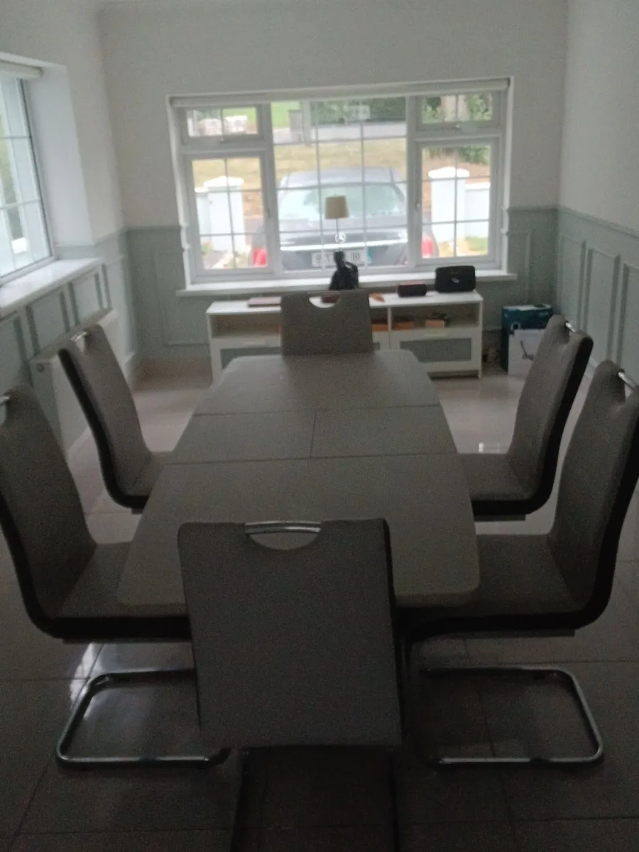 Extendable Dining Table and Chairs - Image 4