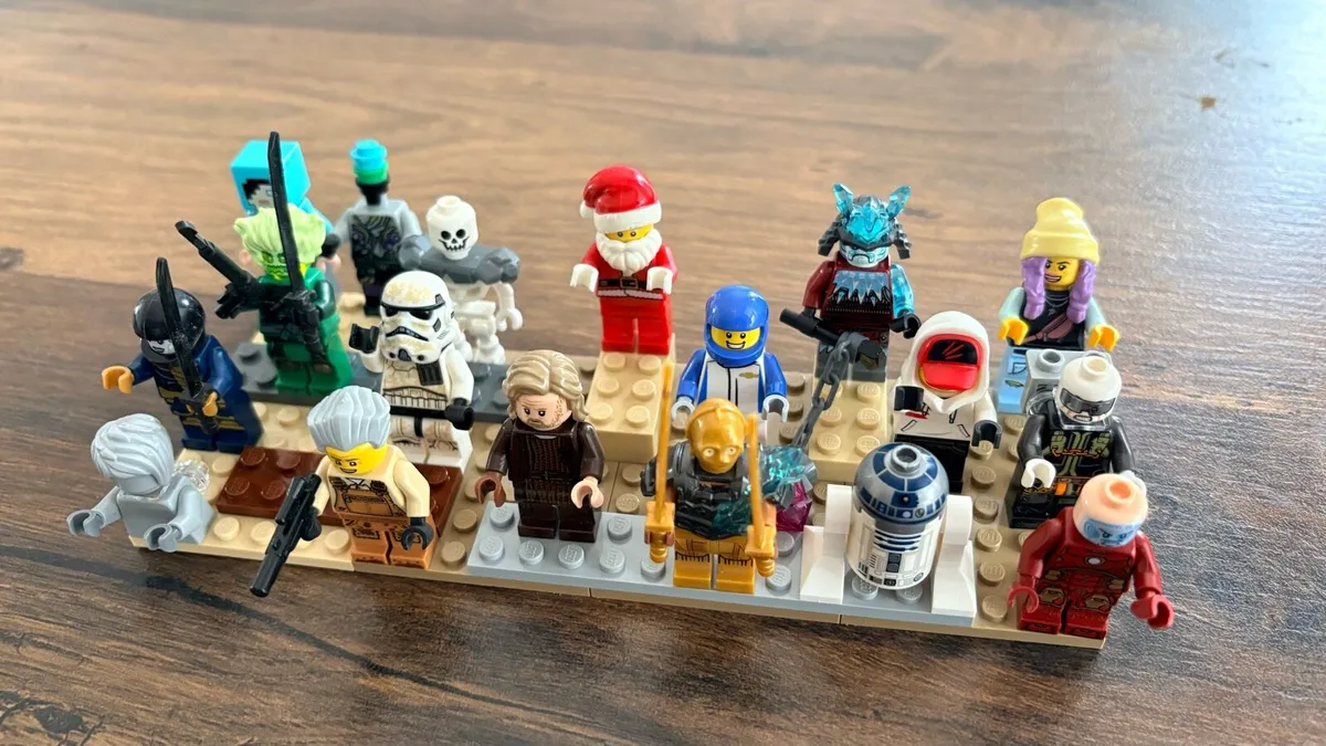 Assorted toys - Image 1