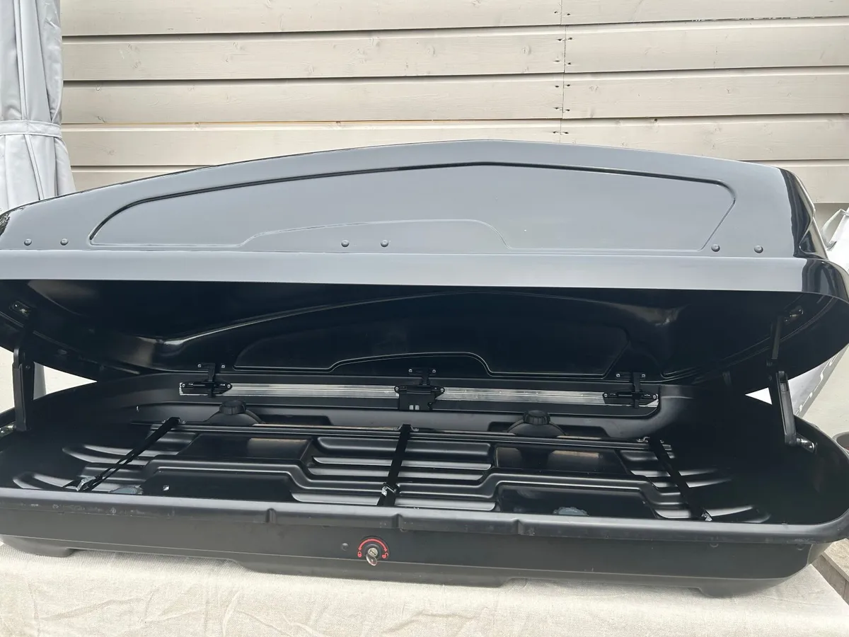 Roof Box - Image 4