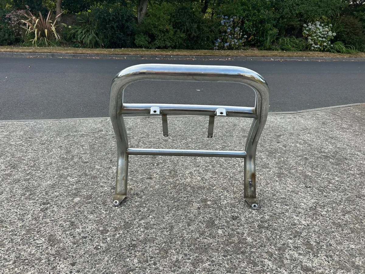 Stainless Steel Bull Bar – Excellent Condition - Image 4