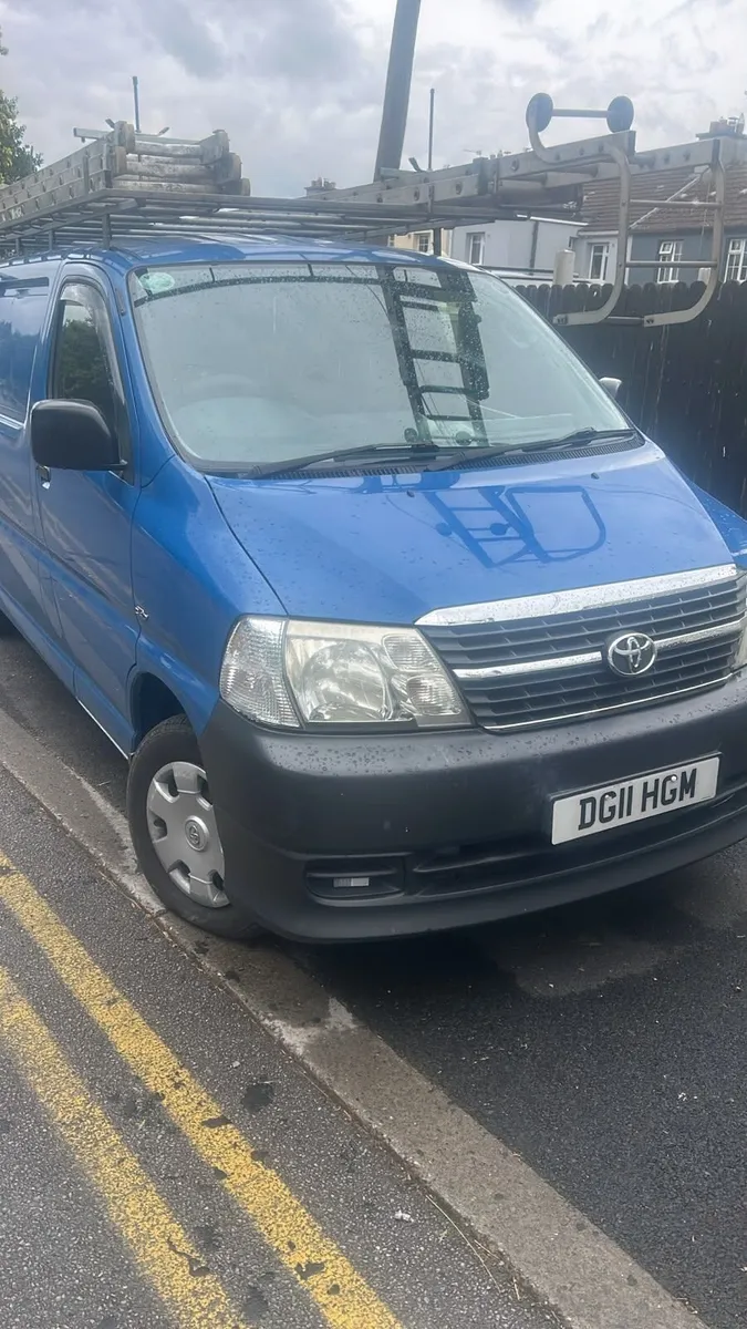 Toyota HiAce 2011 - Image 1