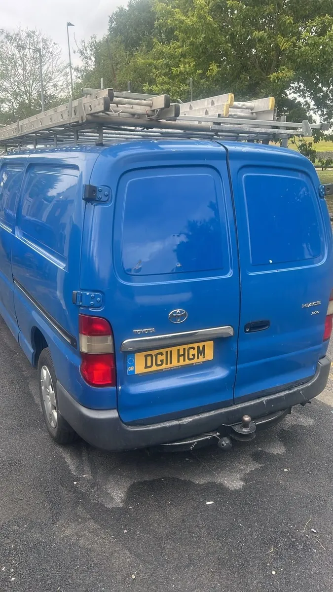 Toyota HiAce 2011 - Image 4