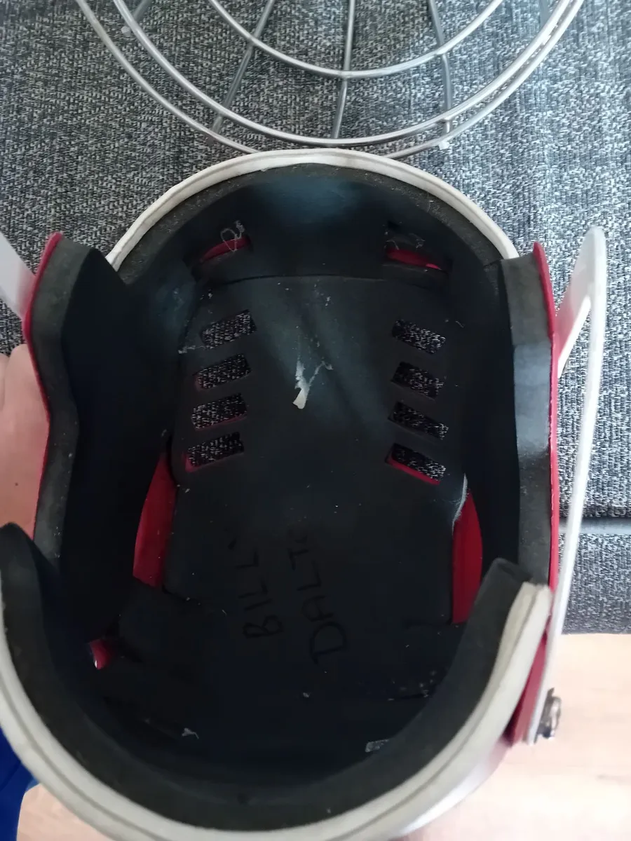 Marc hurling helmet - Image 4