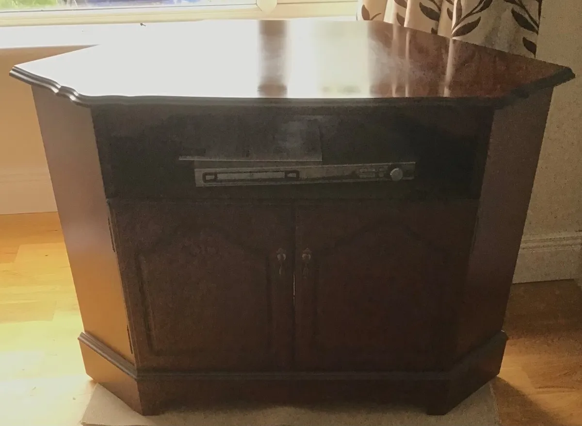 Rossmore tv unit
