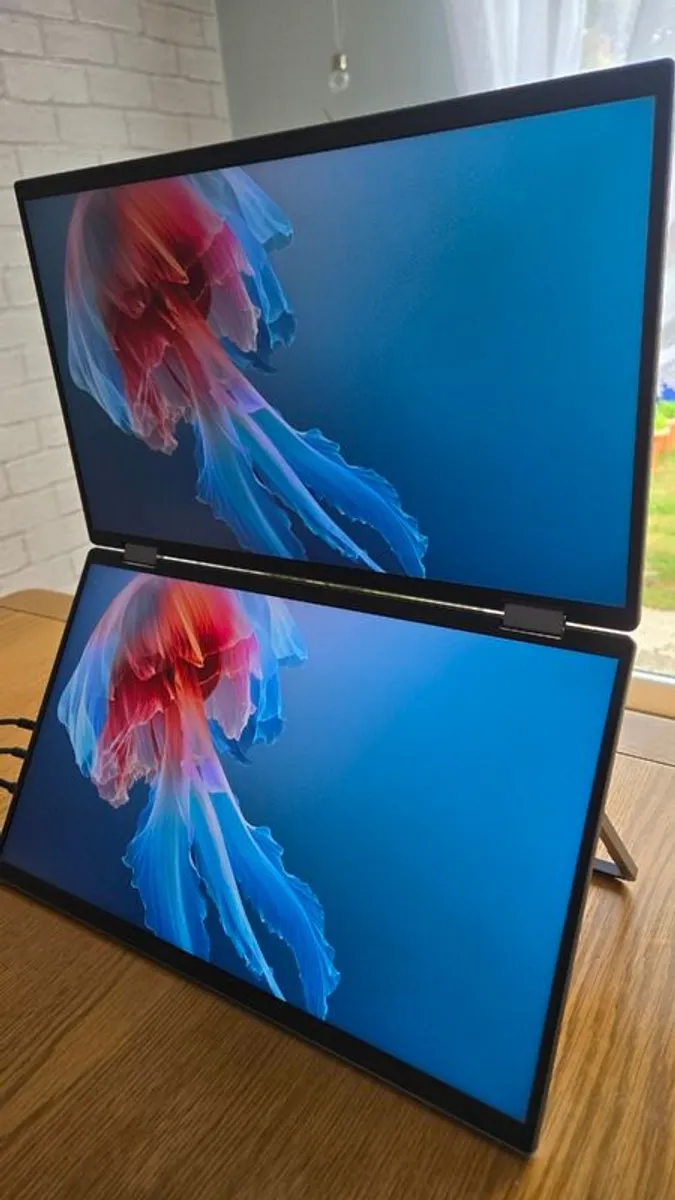 Uperfect 15.6" Dual Portable Monitor - Image 1