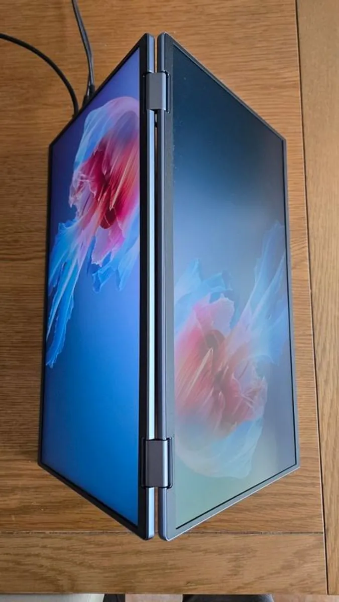 Uperfect 15.6" Dual Portable Monitor - Image 2