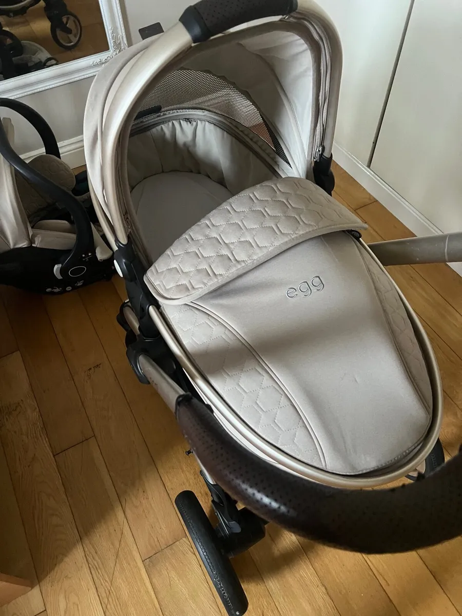 Pram - Image 1
