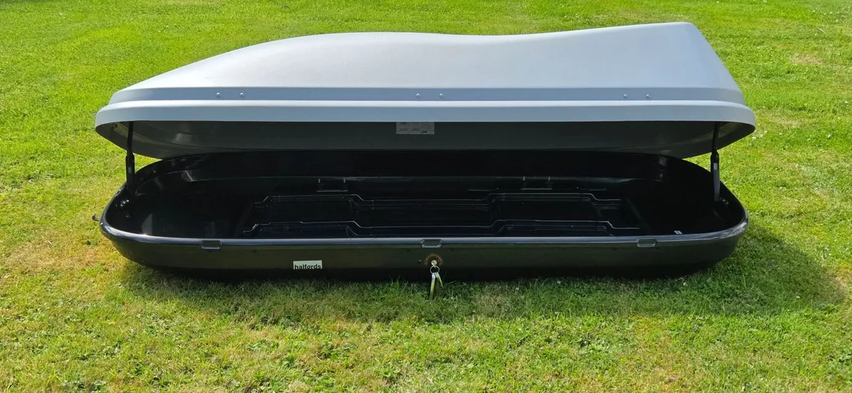 Roof Box - Image 1
