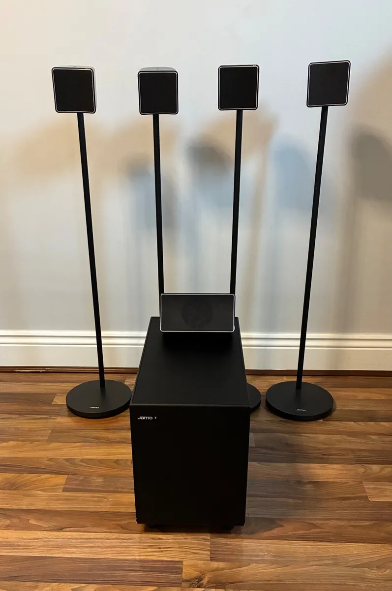 Surround sound speakers