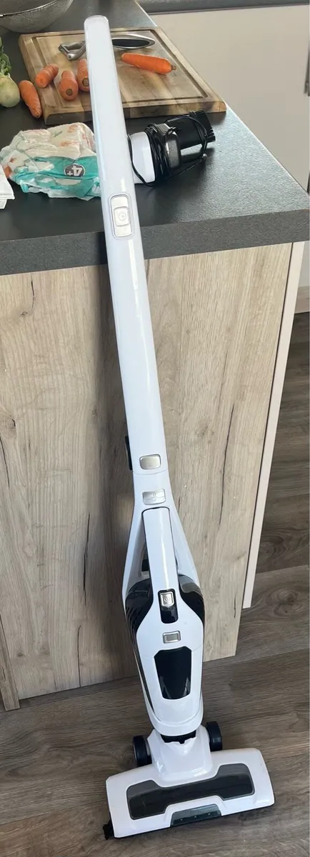 Stick vacuum cleaner