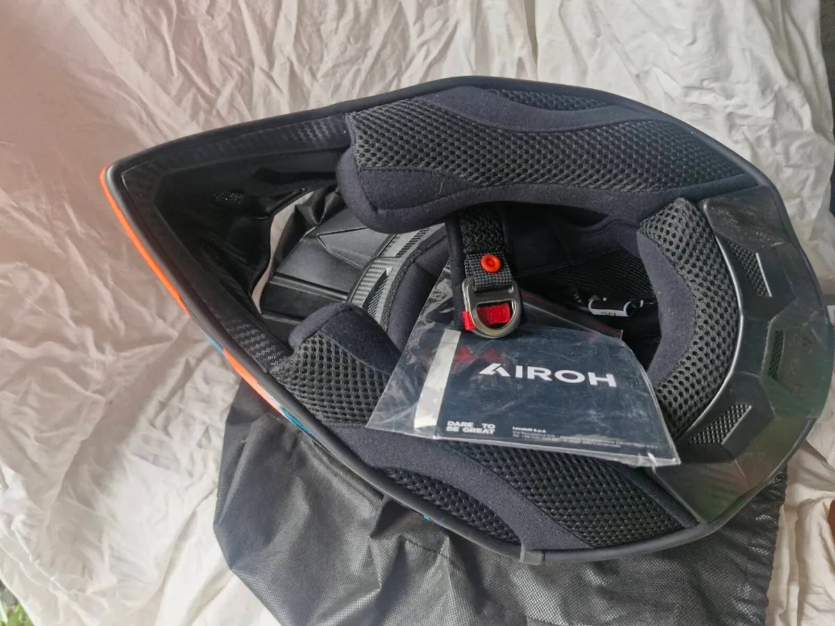 Full face helmet - Image 3