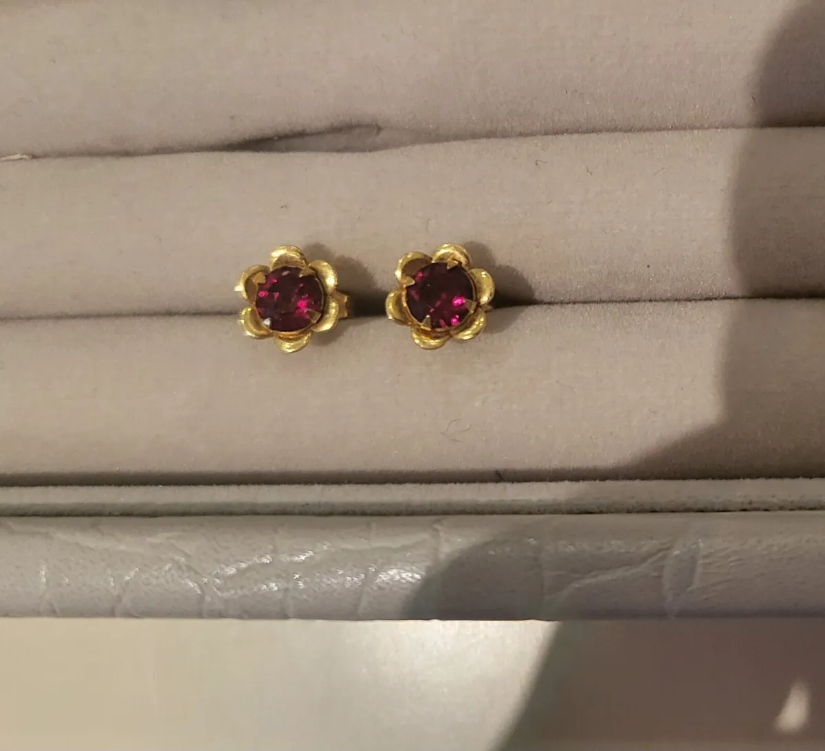 9ct gold earrings.
