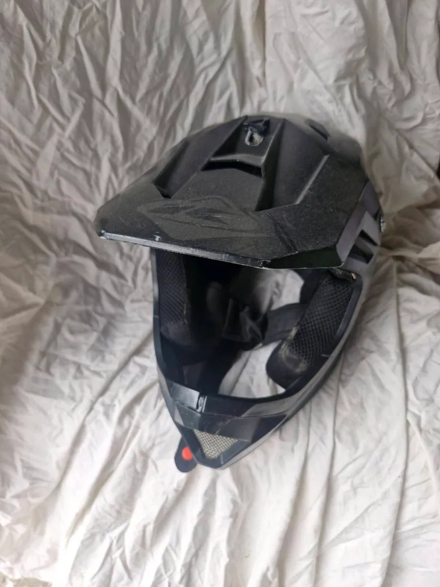 Full face helmet - Image 1