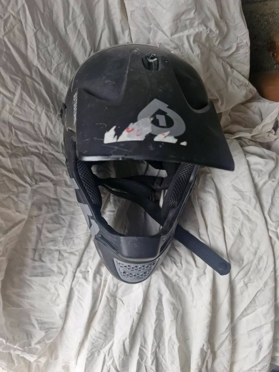 Full face helmet - Image 3